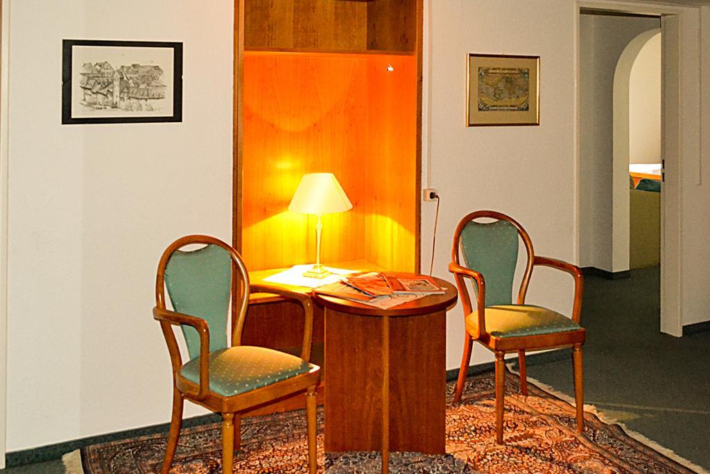 Kuner Weitzel Landgasthof Frohe Einkehr Gbr Merzhausen Стая снимка